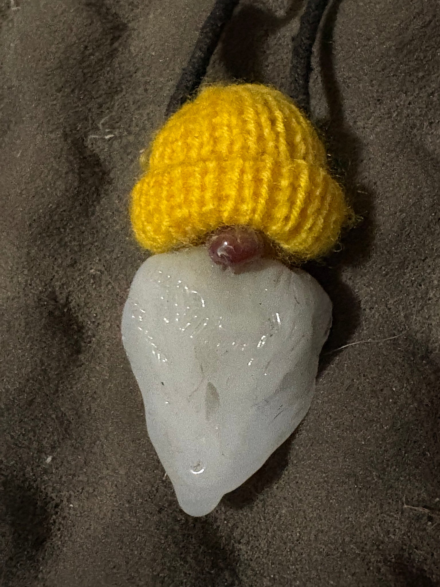 Beanie boy pendant