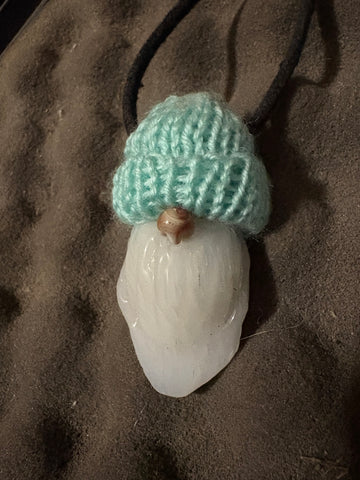 Beanie boy pendant