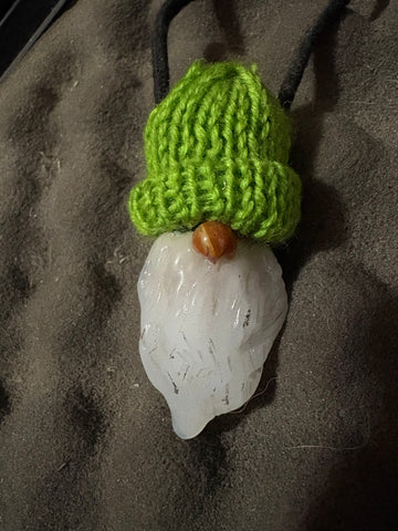 Beanie boy pendant